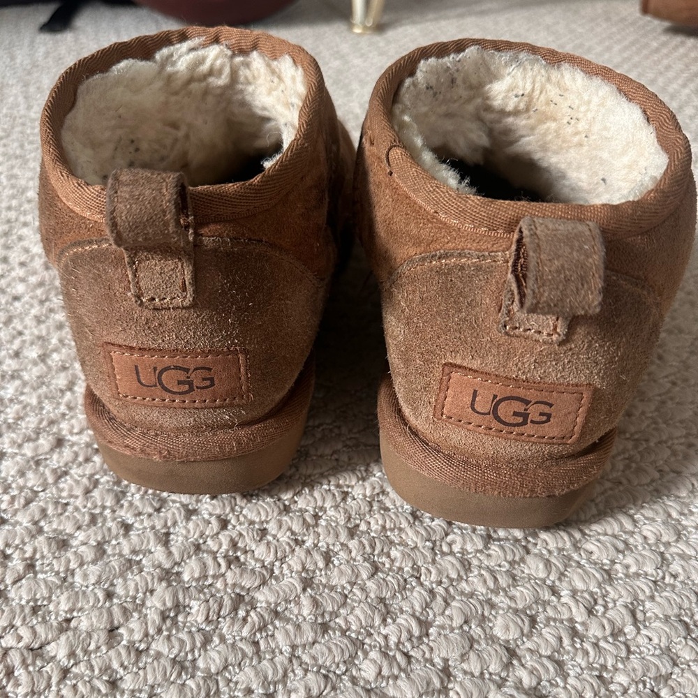 Ugg mini